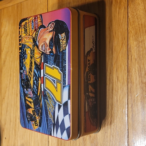 Matt Kenseth Racing Tin - Picture 3 of 3